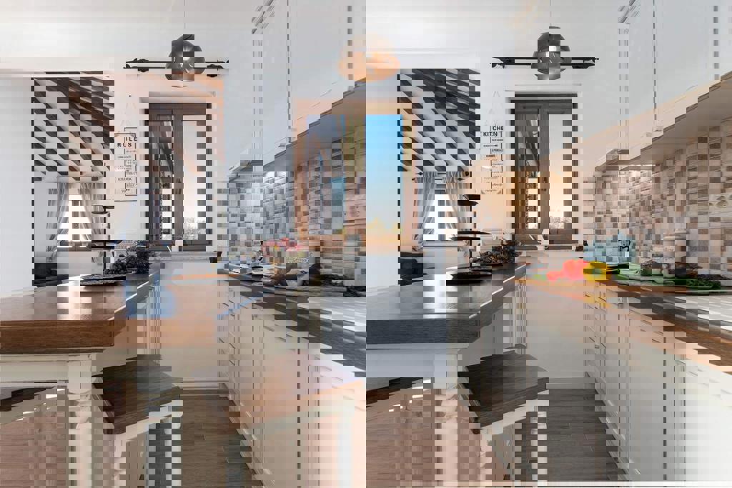 Samostojna hiša s bazenom - pogled na morje